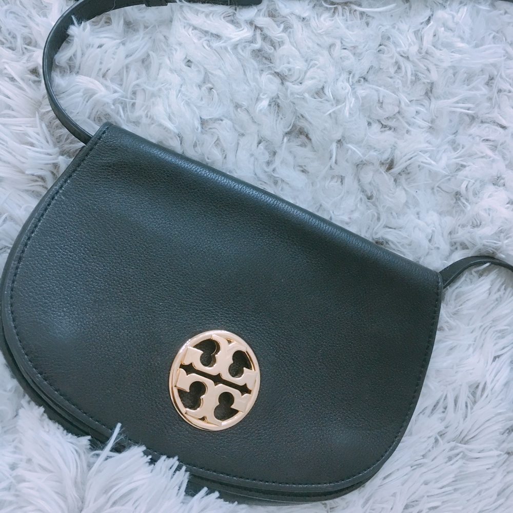 ✨ BLACK TORY BURCH SATCHEL✨